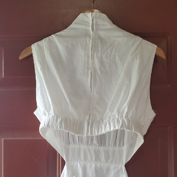 Chic White Sleeveless Maxi Dress - Picture 12 of 16